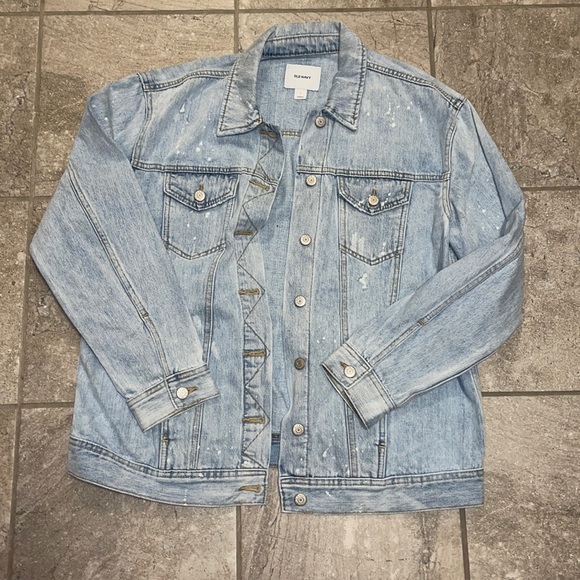 Old Navy Jean Jacket. Light wash. Women’s size large. - Picture 2 of 4